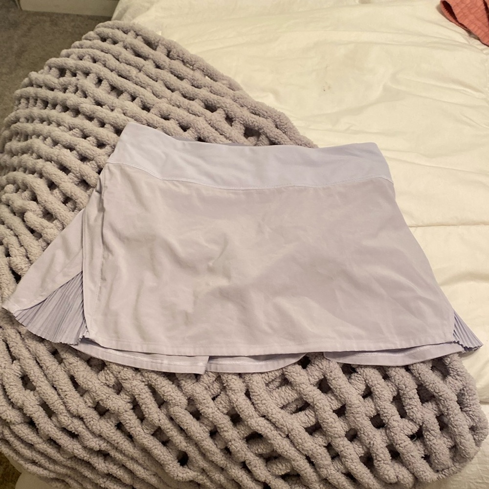 LULULEMON size 6 skirt lavender